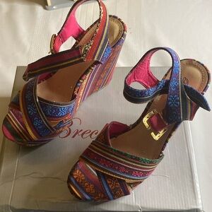Breckelle’s Leslie Platform Multi-Colored Shoes Size 8 Hippie cute Ankle Strap